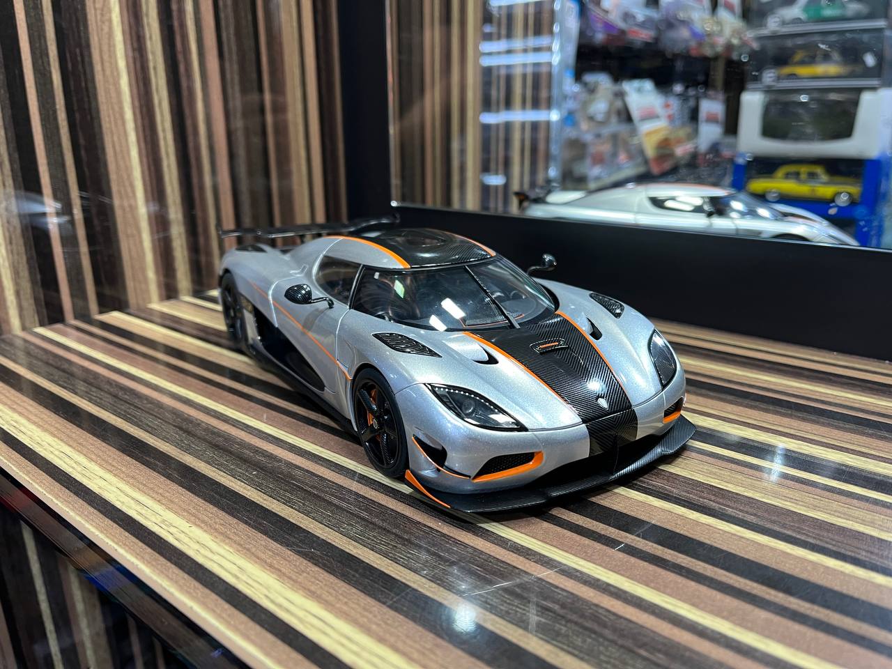 Auto Art Koenigsegg Agera RS - 1/18 Diecast Model, All Opening - Silver
