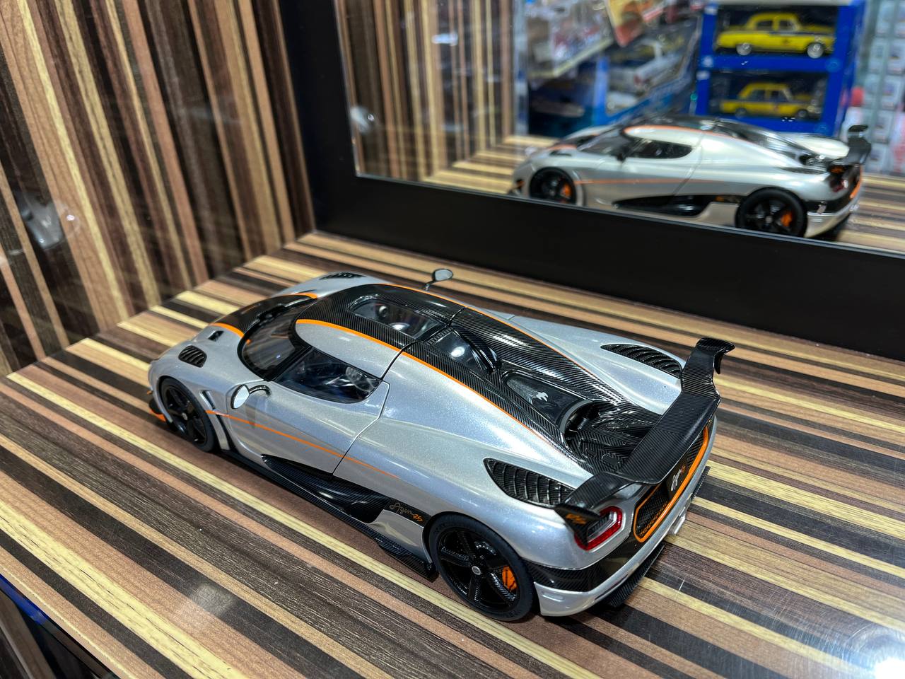 Auto Art Koenigsegg Agera RS - 1/18 Diecast Model, All Opening - Silver