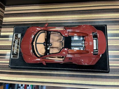 HH Bugatti Veyron 16.4 Grand Sport Vitesse - 1/18 Resin Model, No Opening - Red Carbon