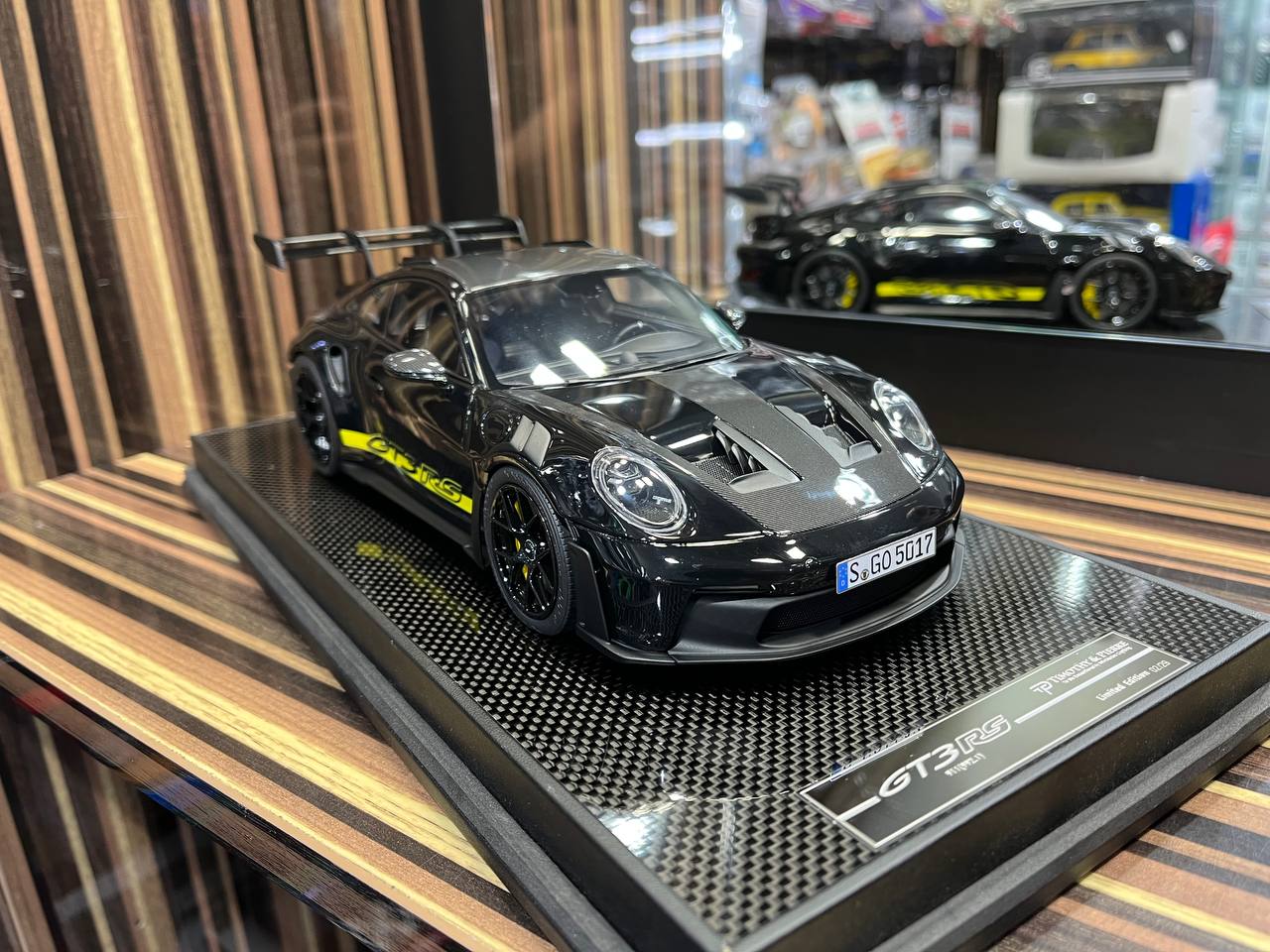 Porsche 911 992 gt3 rs guards red rouge timothy & pierre 1/18 - Jeux & Jouets Porsche 911 992 gt3 rs guards red rouge timothy & pierre 1/18 - Jeux & Jouets