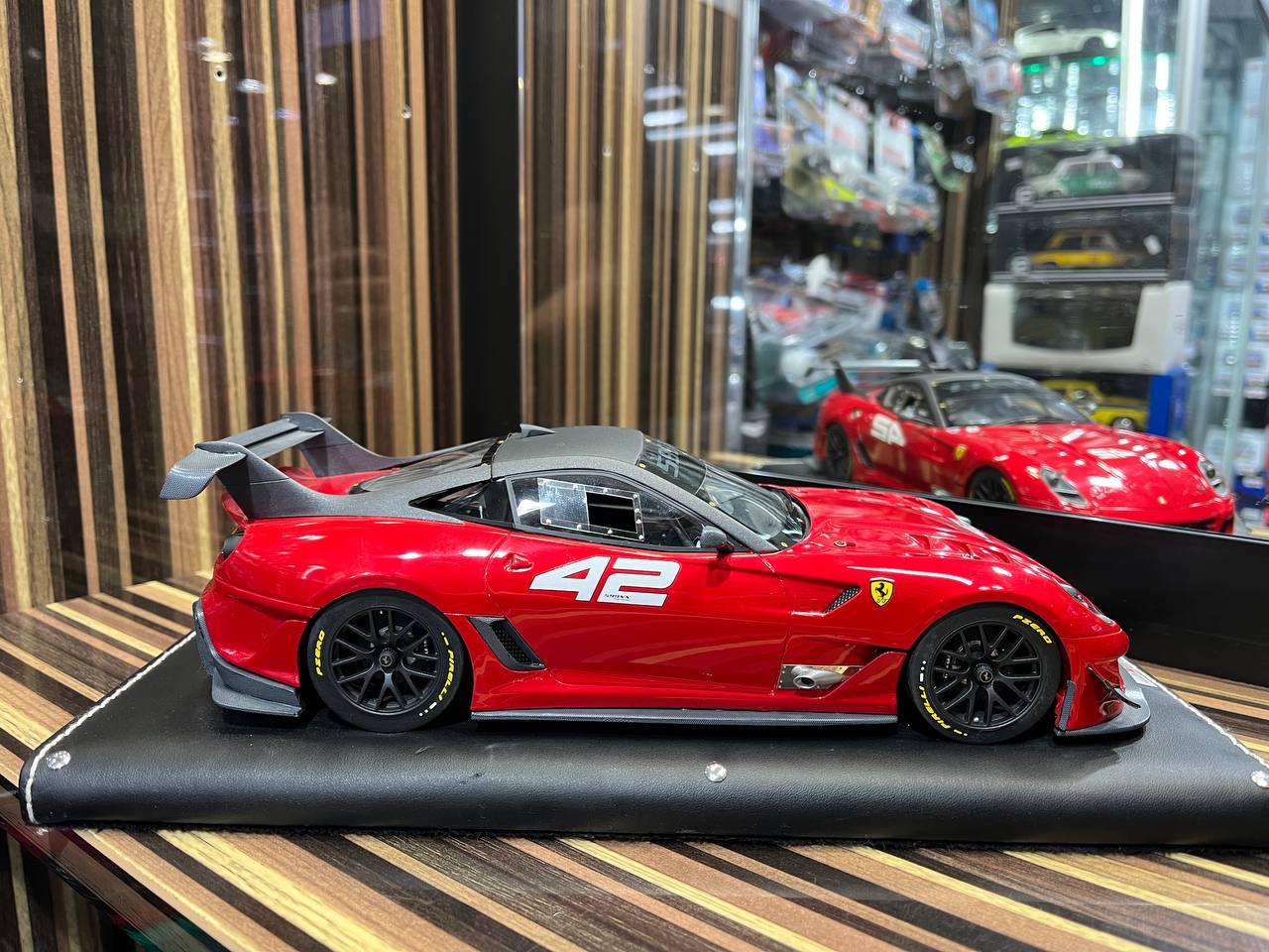 MR Collection Ferrari 599XX - 1/18 Resin Model - Red