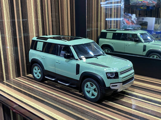 Almost Real Land Rover Defender 110 (2023) - 1/18 Metal Diecast, Green