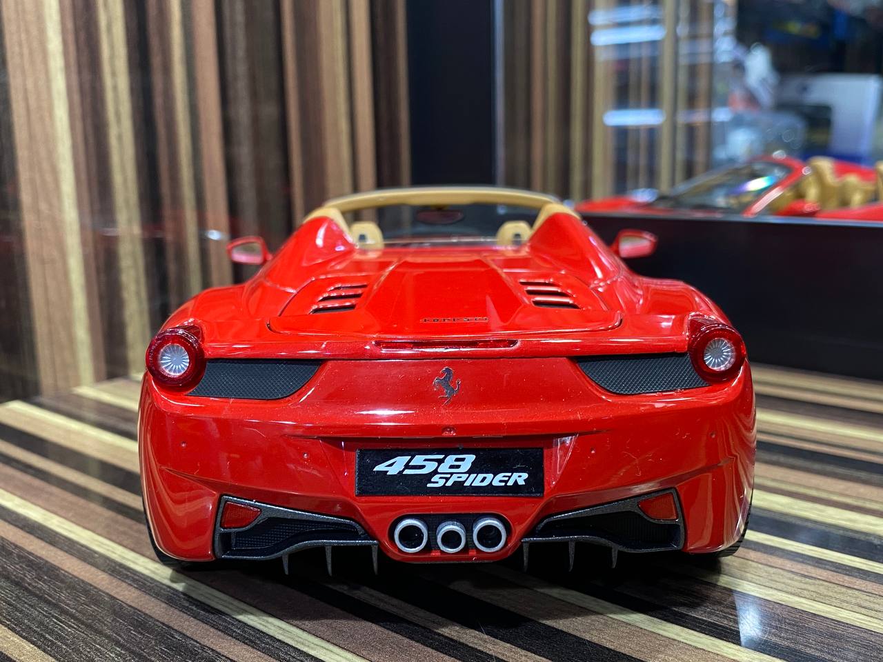 1/18 metal Diecast HotWheels Ferrari 458 Spider Red - Full Opening