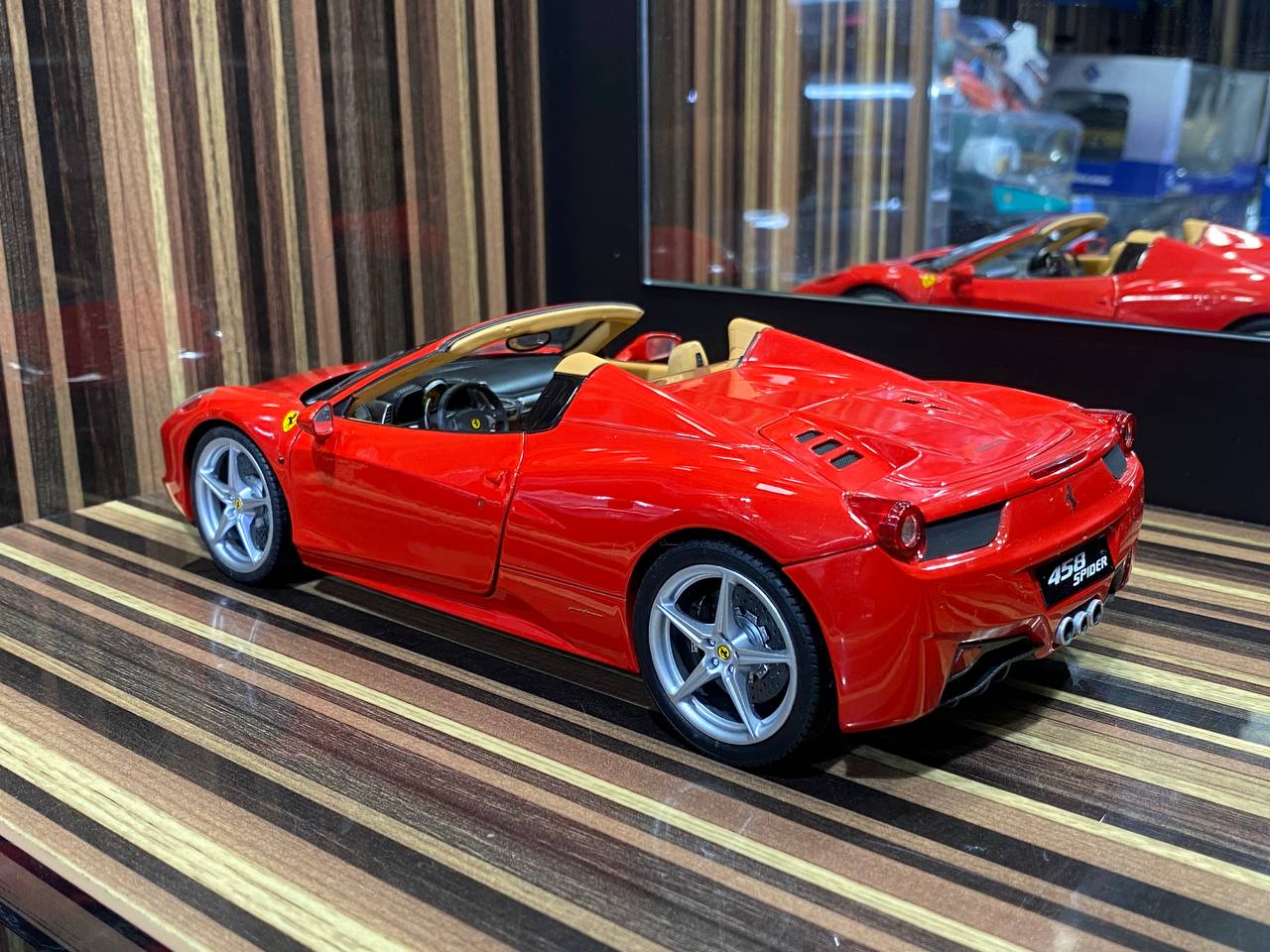 1/18 metal Diecast HotWheels Ferrari 458 Spider Red - Full Opening