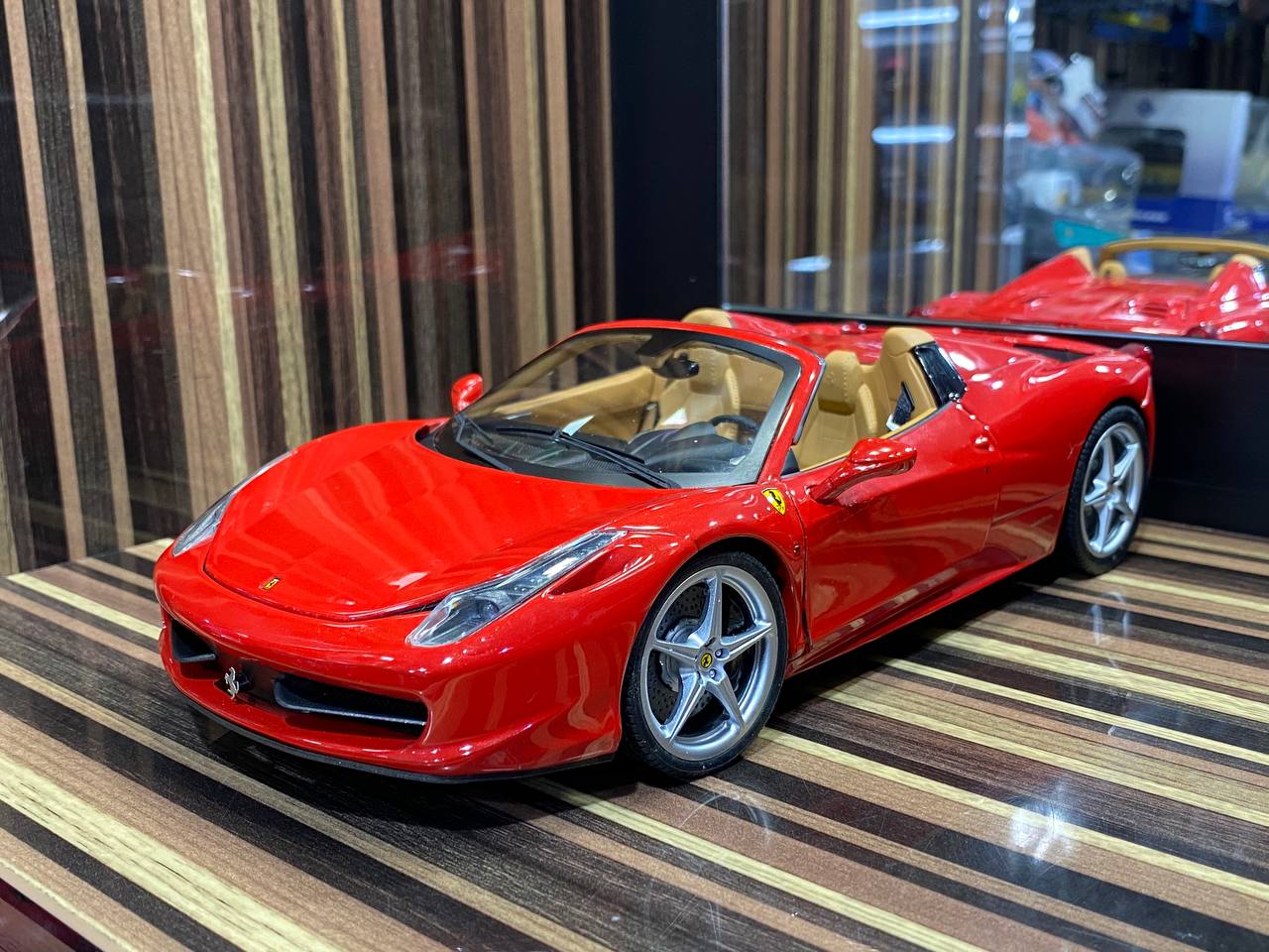 1/18 metal Diecast HotWheels Ferrari 458 Spider Red - Full Opening