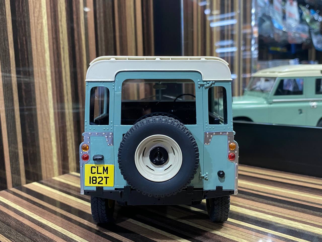 Cult Scale Model Land Rover 88 Series III (1978) - 1/18 Resin, Green ...