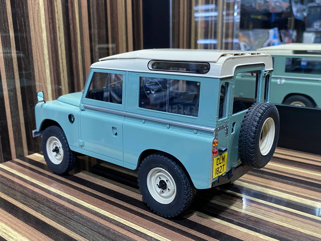 Cult Scale Model Land Rover 88 Series III (1978) - 1/18 Resin, Green