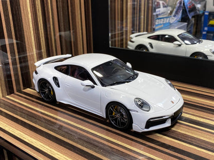 Minichamps 1/18 Porsche 911 Turbo S - All Opening Diecast (White)
