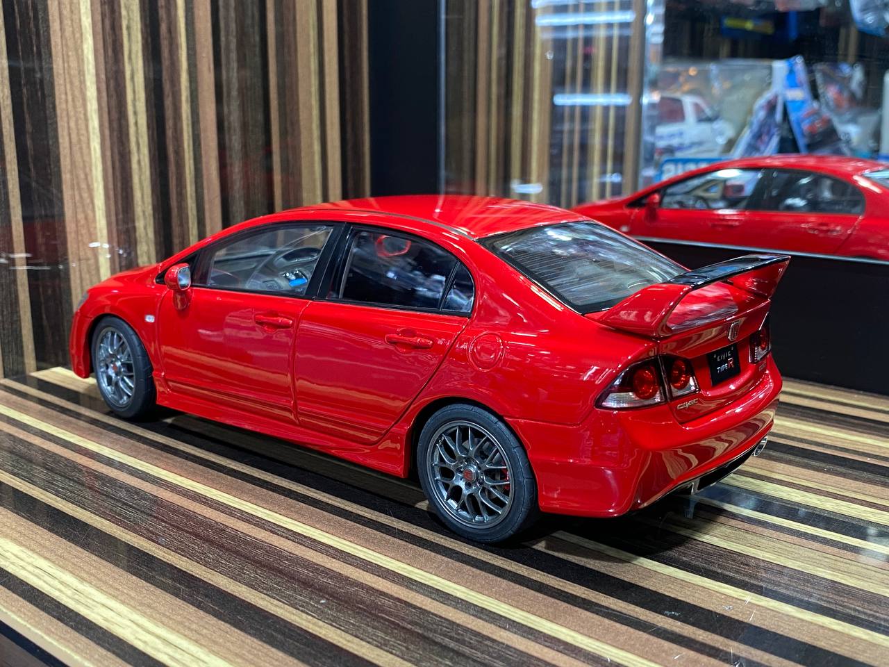 Well 1/18 Honda Civic FD2 Type R - All Opening Diecast (Red)