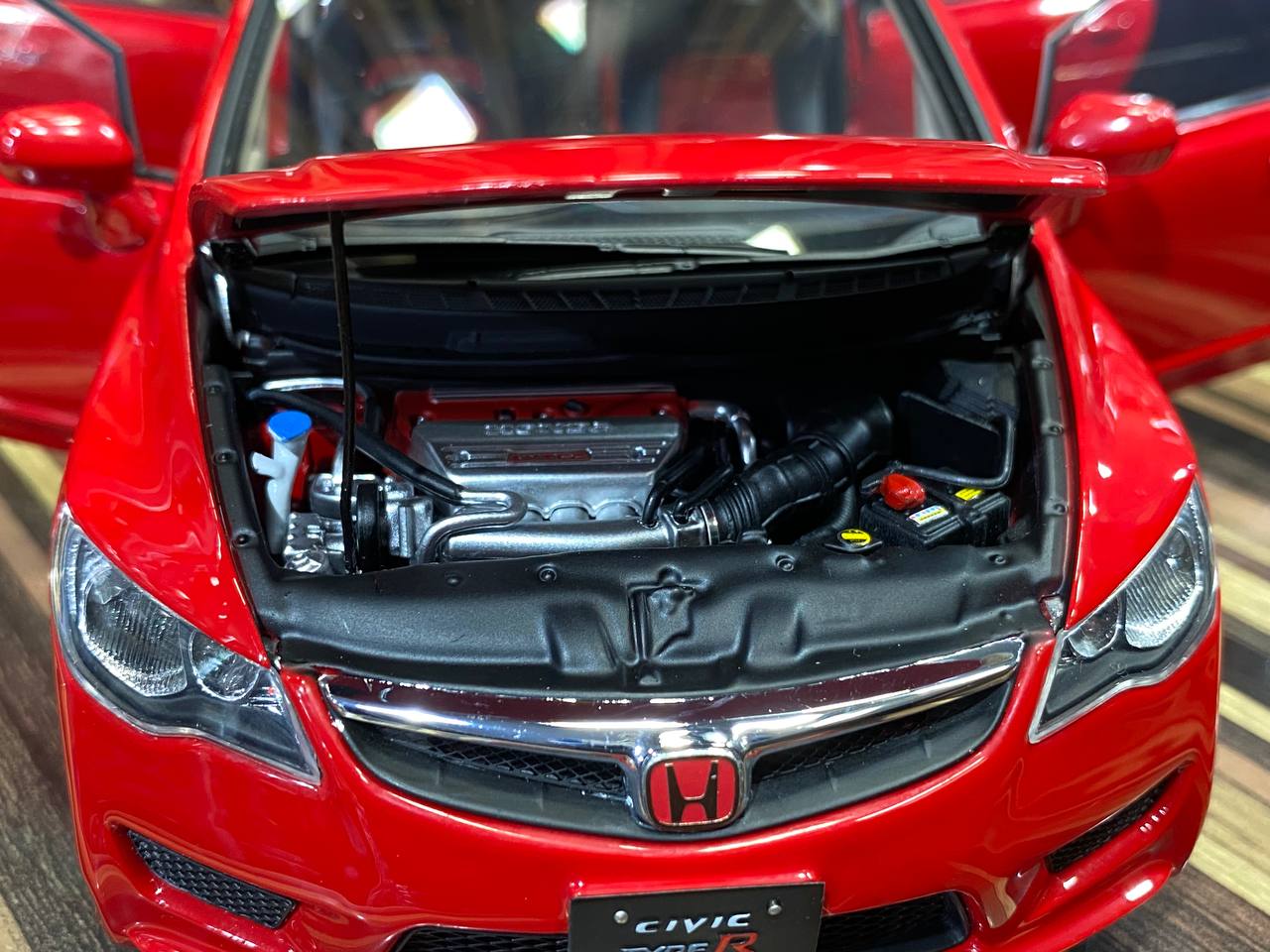 Well 1/18 Honda Civic FD2 Type R - All Opening Diecast (Red)