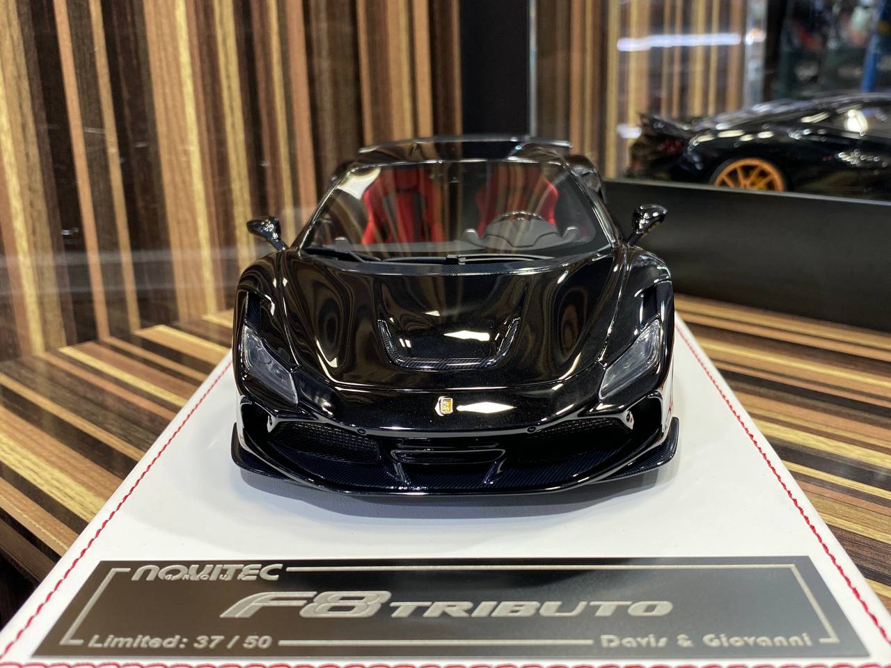Davis & Giovanni Ferrari F8 Tributo Novitec - 1/18 Resin Model Nero Daytona