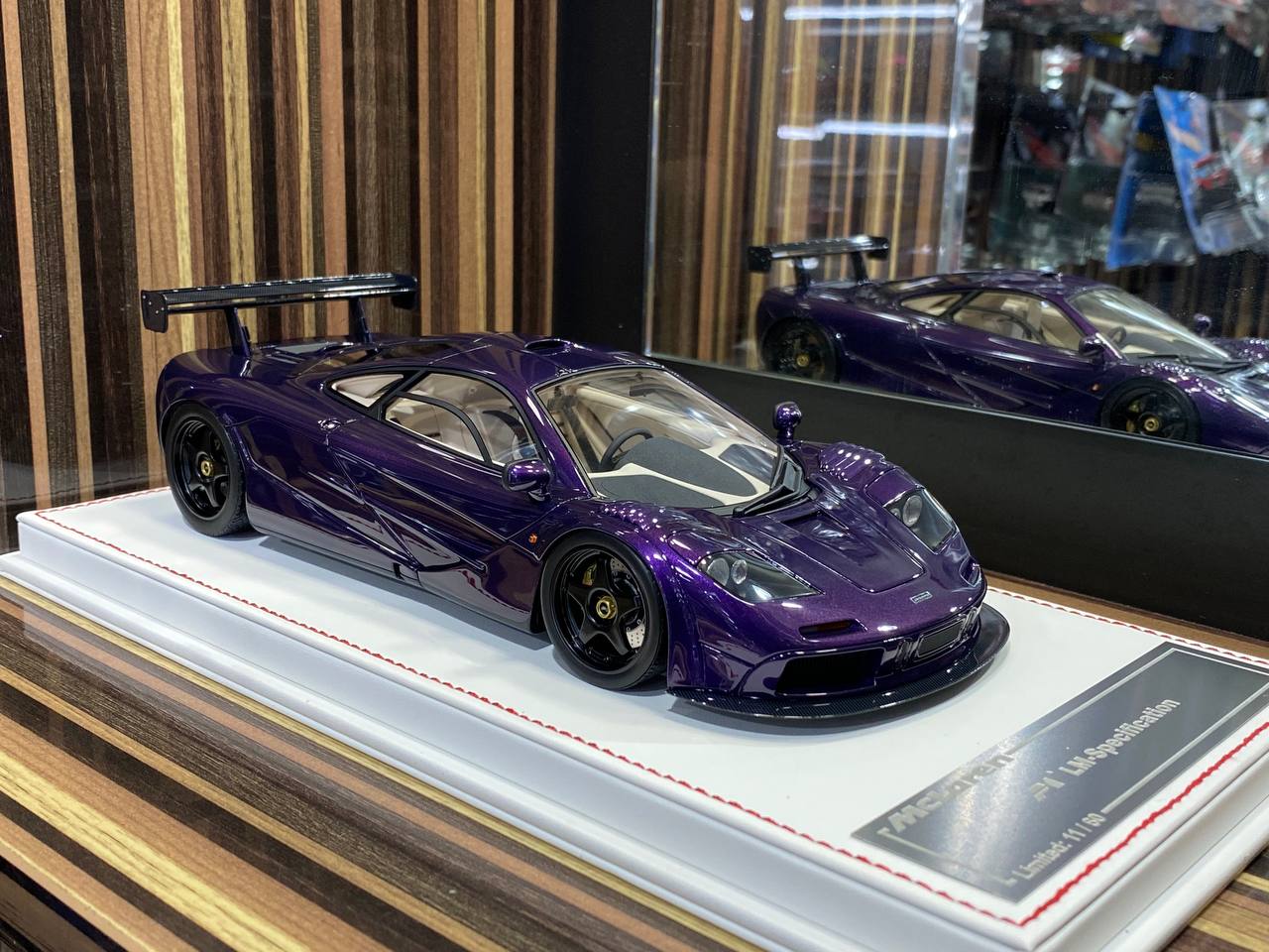 Davis & Giovanni McLaren F1 LM-Specification - 1/18 Resin Model- Viola Hong Kong / Black Rim