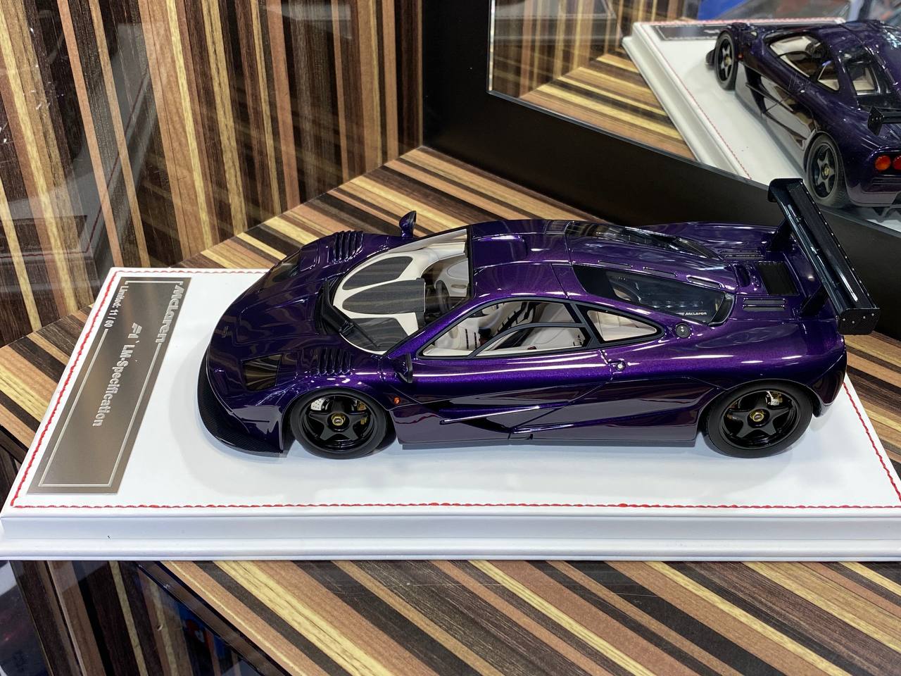 Davis & Giovanni McLaren F1 LM-Specification - 1/18 Resin Model- Viola Hong Kong / Black Rim