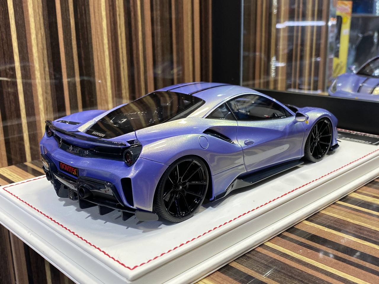 Davis & Giovanni Ferrari 488 PISTA [Fantasy purple |black stripes | Resin | 1/18]