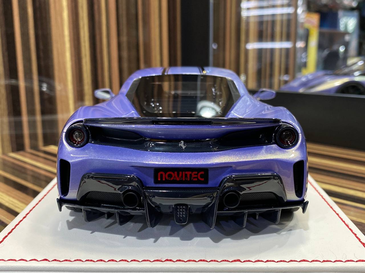 Davis & Giovanni Ferrari 488 PISTA [Fantasy purple |black stripes | Resin | 1/18]
