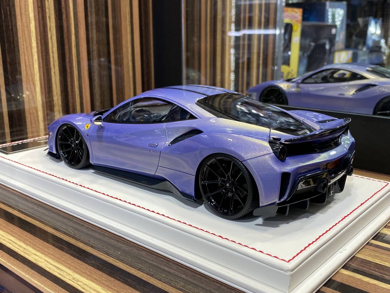 Davis & Giovanni Ferrari 488 PISTA [Fantasy purple |black stripes | Resin | 1/18]