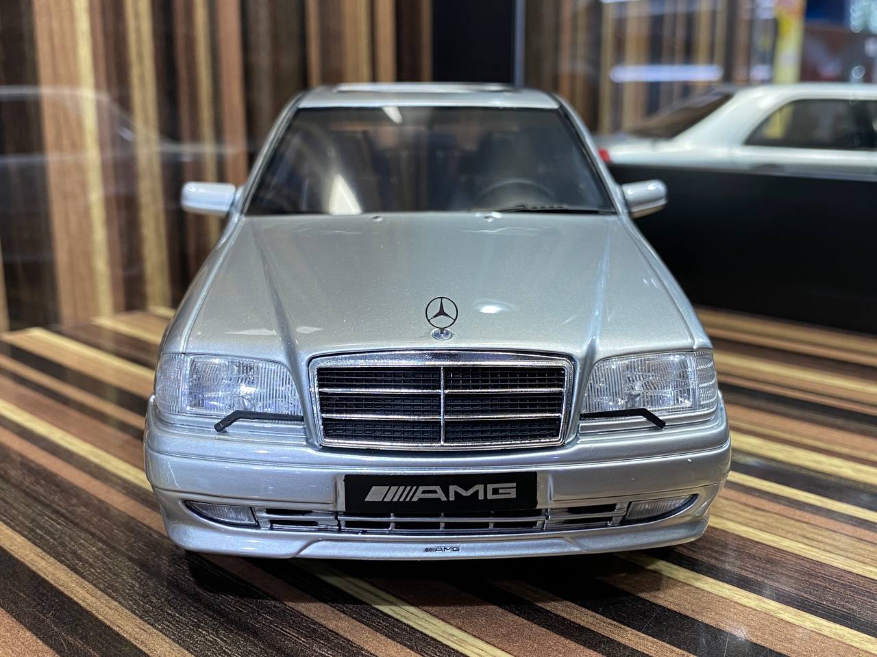 Mercedes-Benz C36 AMG W202 Limited Edition by Otto Mobile [1/18 Resin Silver]