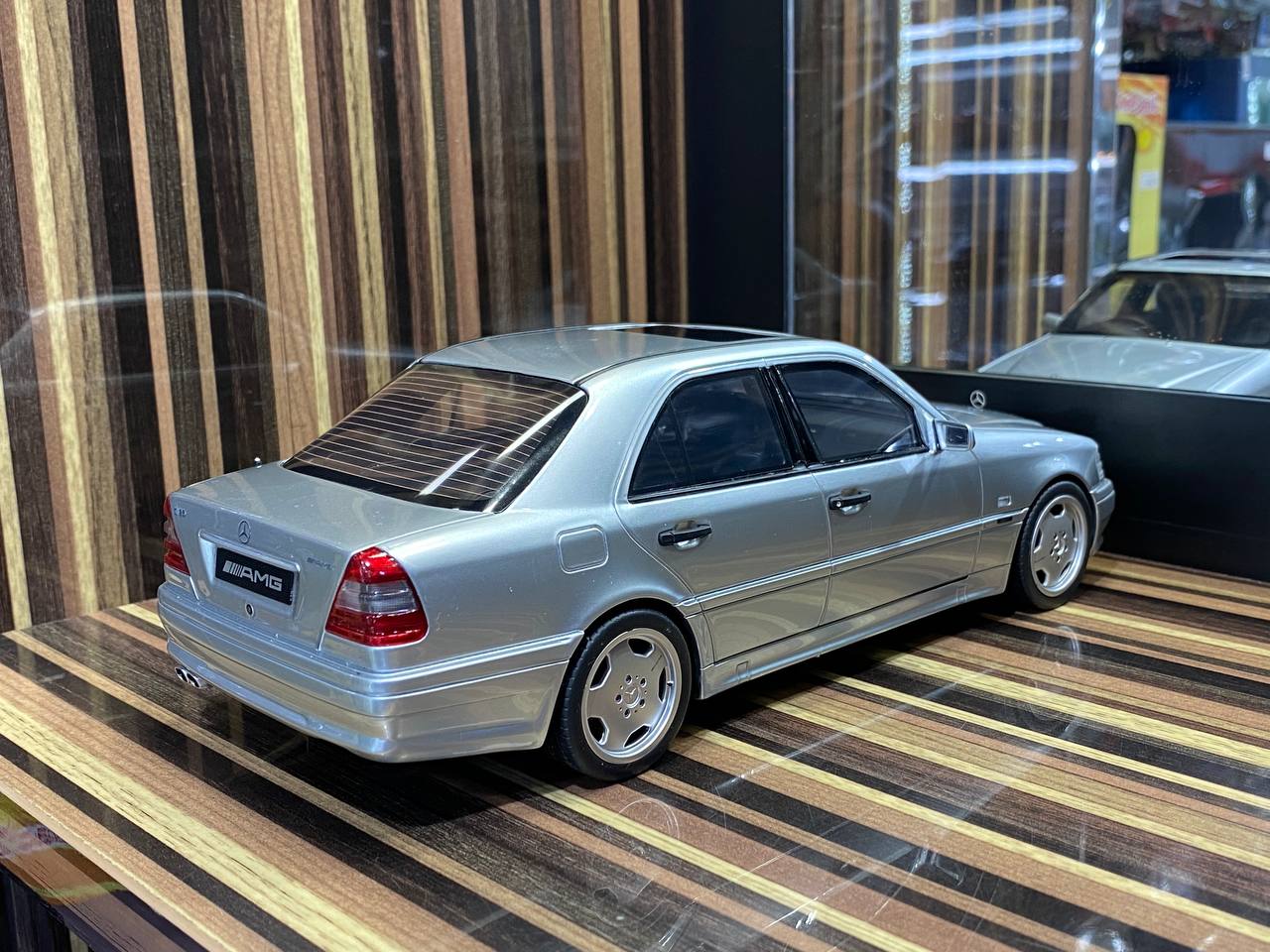 Mercedes-Benz C36 AMG W202 Limited Edition by Otto Mobile [1/18 Resin Silver]