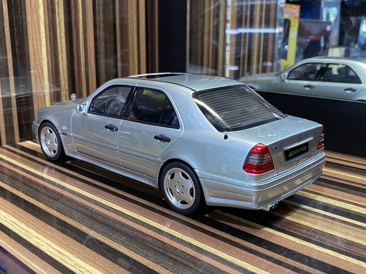 Mercedes-Benz C36 AMG W202 Limited Edition by Otto Mobile [1/18 Resin Silver]