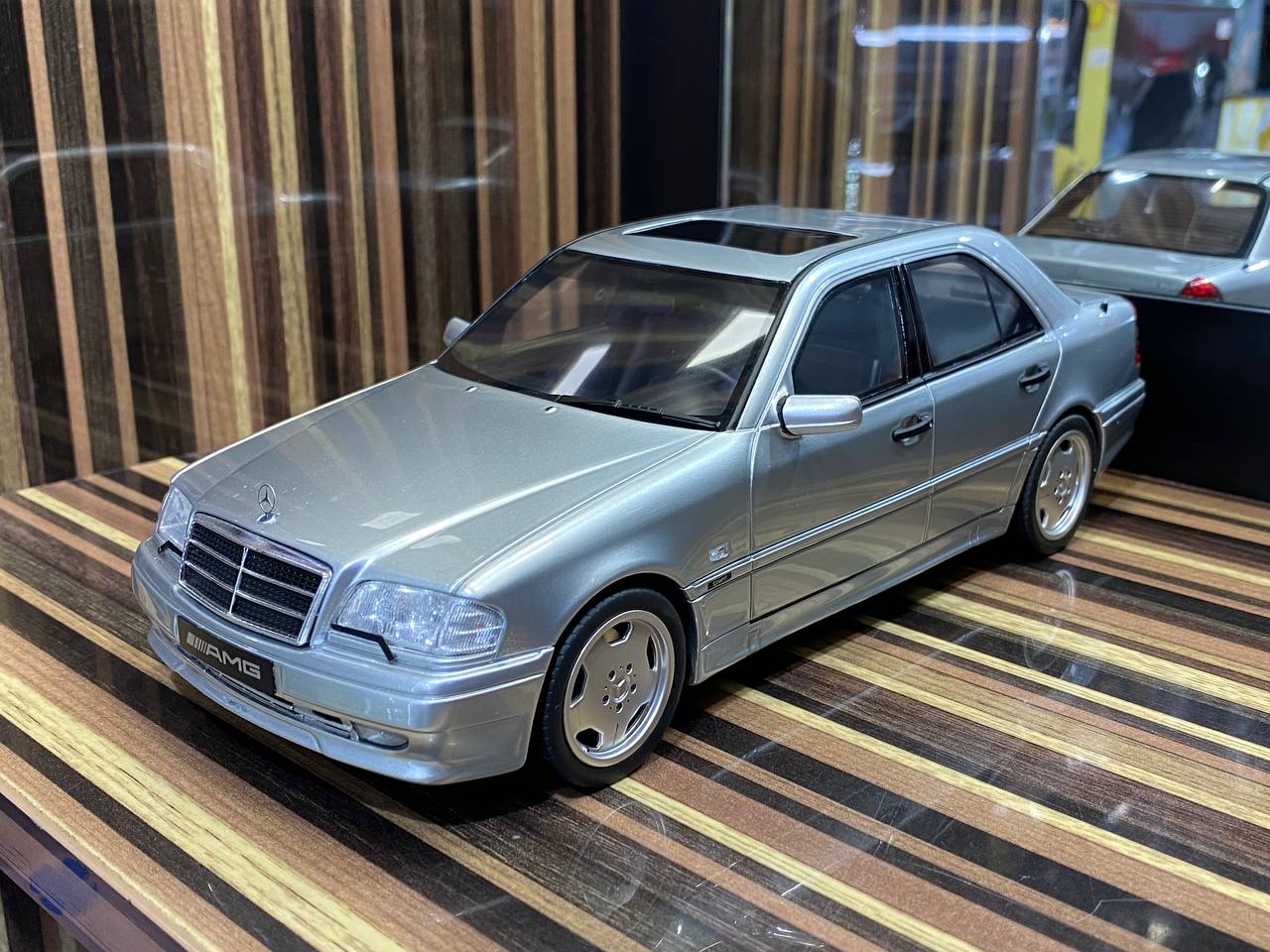 Mercedes-Benz C36 AMG W202 Limited Edition by Otto Mobile [1/18 Resin Silver]