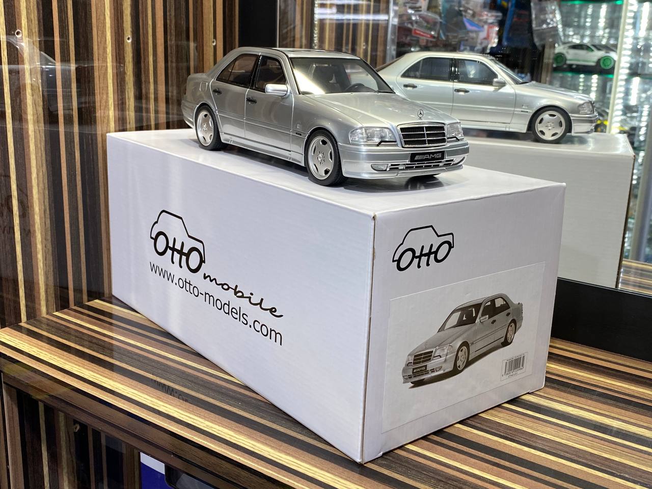 Mercedes-Benz C36 AMG W202 Limited Edition by Otto Mobile [1/18 Resin Silver]