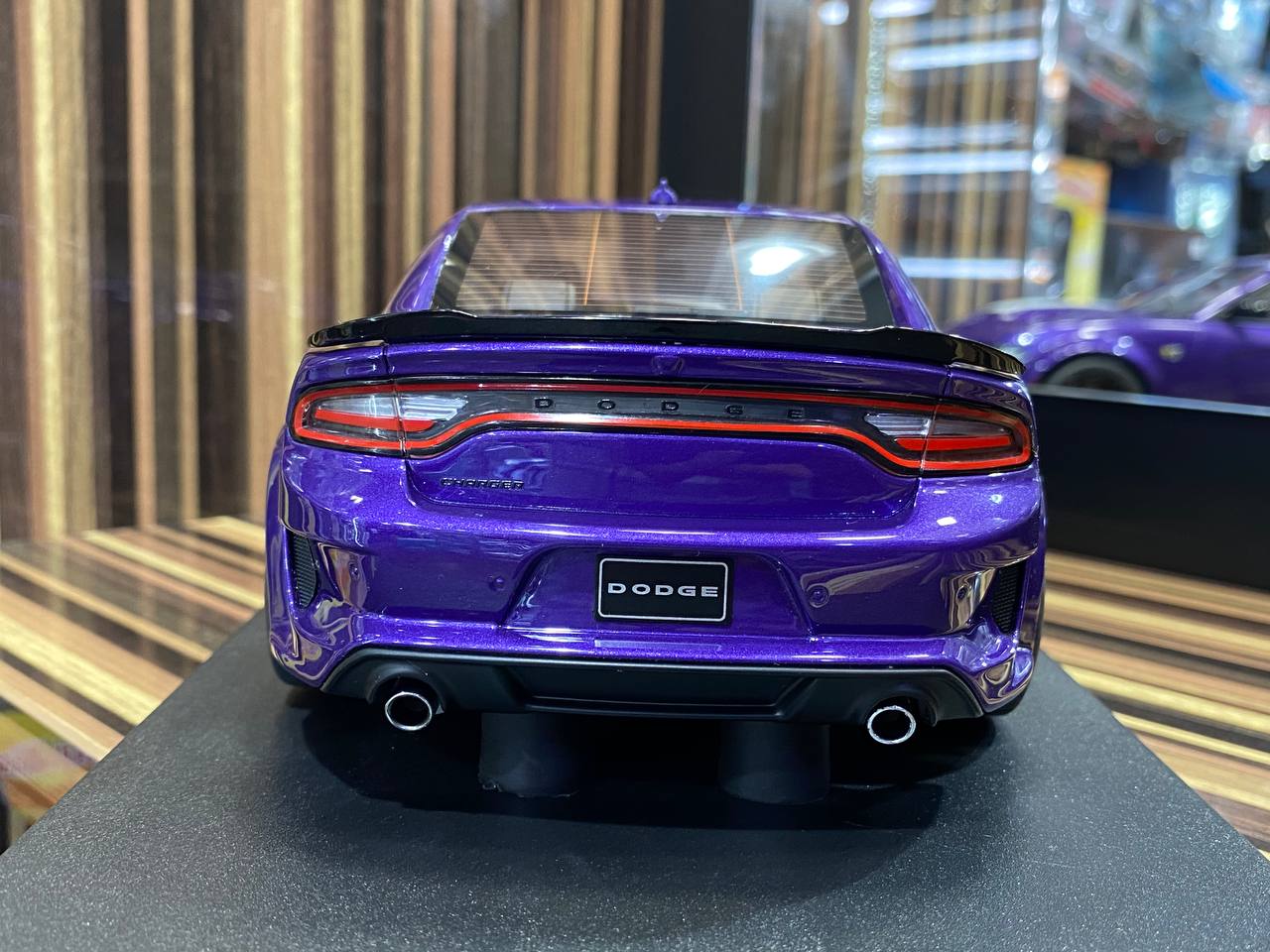 Dodge Charger Super Bee Limited Edition by GT Spirit [1/18 Resin Purple]