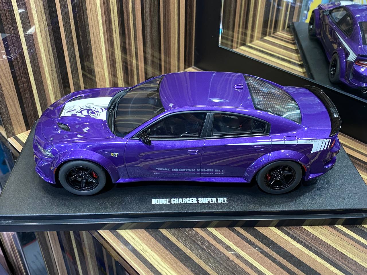 Dodge Charger Super Bee Limited Edition by GT Spirit [1/18 Resin Purple]