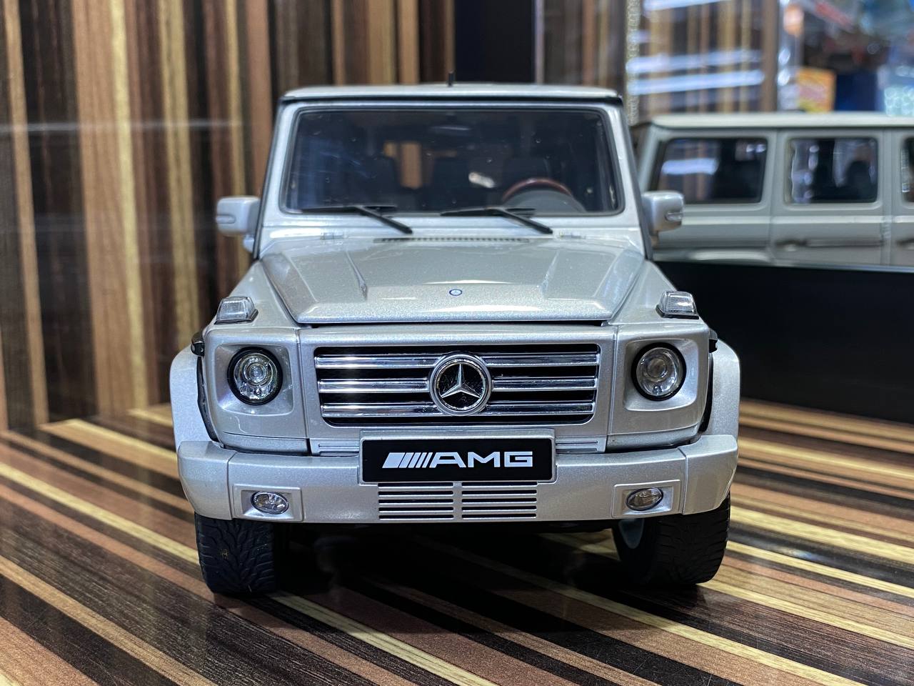Autoart Mercedes benz G 55 AMG 2009 [1/18 Diecast silver]