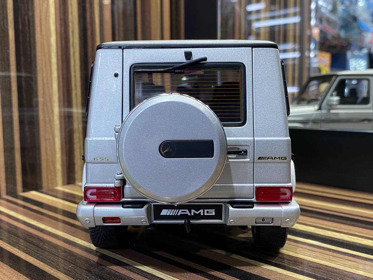 Autoart Mercedes benz G 55 AMG 2009 [1/18 Diecast silver]