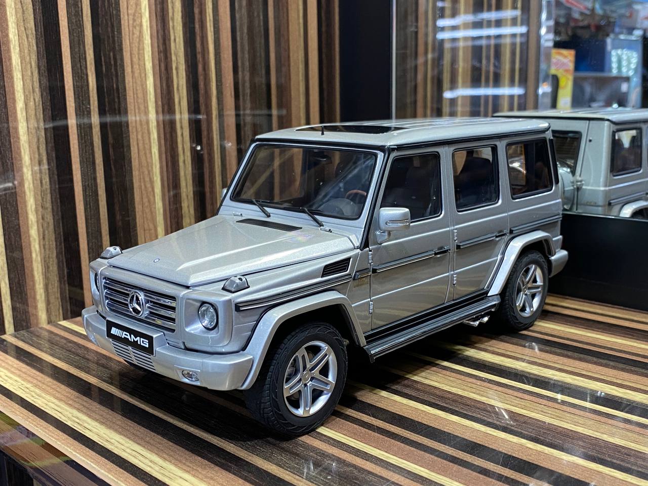 Autoart Mercedes benz G 55 AMG 2009 [1/18 Diecast silver]