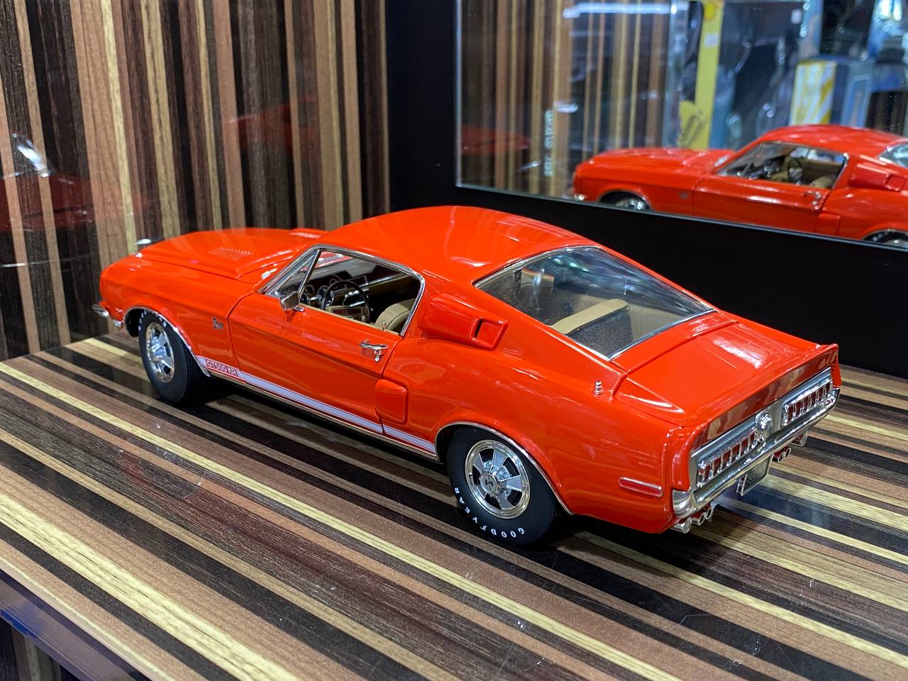 ACME Ford Shelby GT500 KR 1968 - 1/18 Diecast, Orange - Paint Rashes P ...