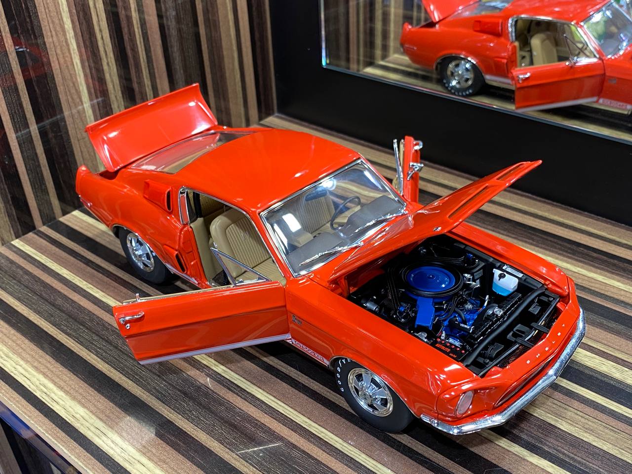 ACME Ford Shelby GT500 KR 1968 - 1/18 Diecast, Orange - Paint Rashes P ...