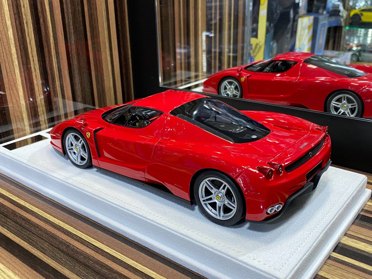Gavin Ferrari Enzo Limited Edtion [ 1/18 resin Red ]