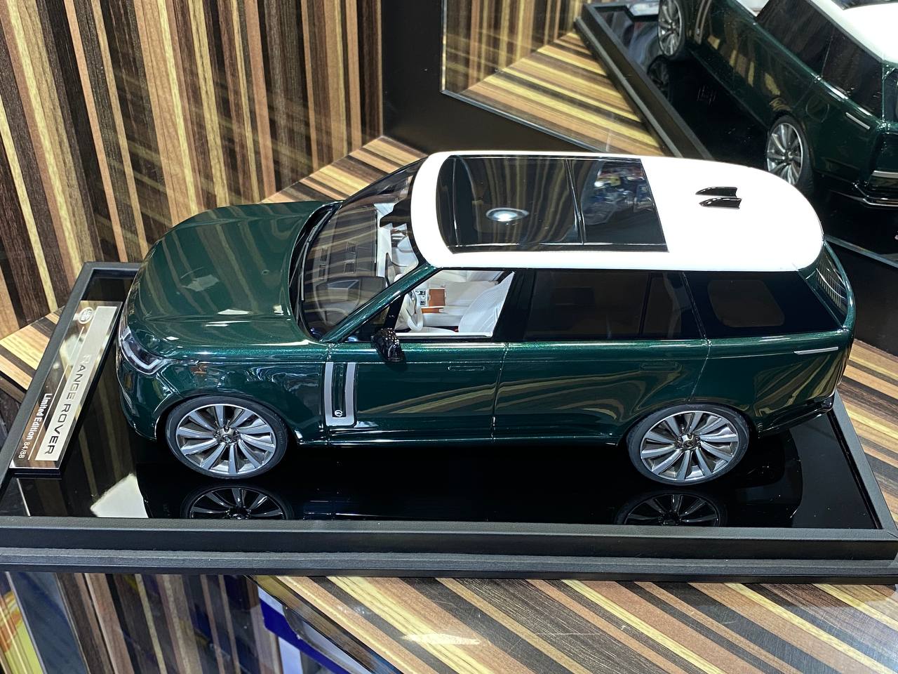 ミニカー　1/18 Land Rover Range Rover British Racing Green (White Roof) [MH026BRG] Land Rover Range Rover British Racing Green (White Roof