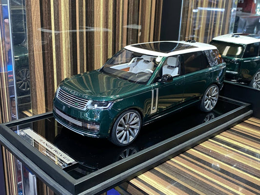 MotorHelix Range Rover Autobiography  British Racing Green [1/18 Resin ]