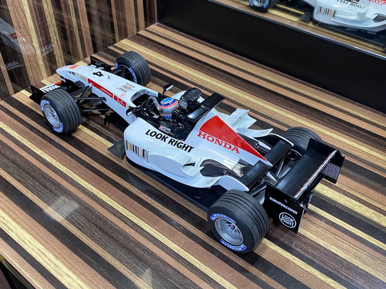 Honda B-A-R Präsentation #4 T. sato 2005 by Minichamps [1/18 Diecast White & Red]
