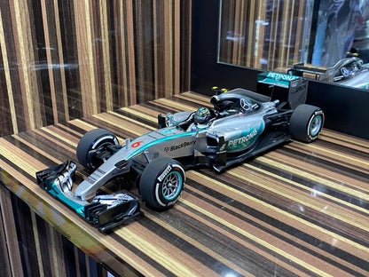 Mercedes Benz AMG  Petronas F1 F1 W06 HYBRID #6 N. Rosberg 2015 by Minichamps [1/18 Diecast Silver]