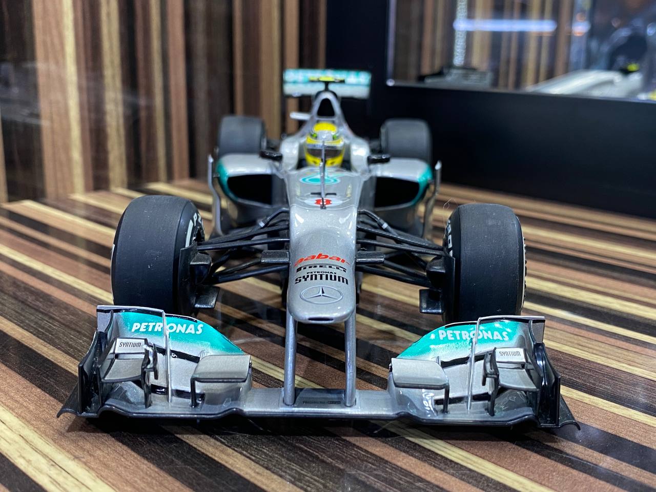 Mercedes Benz AMG Petronas F1 W03 #8 N. Rosberg 2012 by Minichamps [1/18 Diecast Silver]