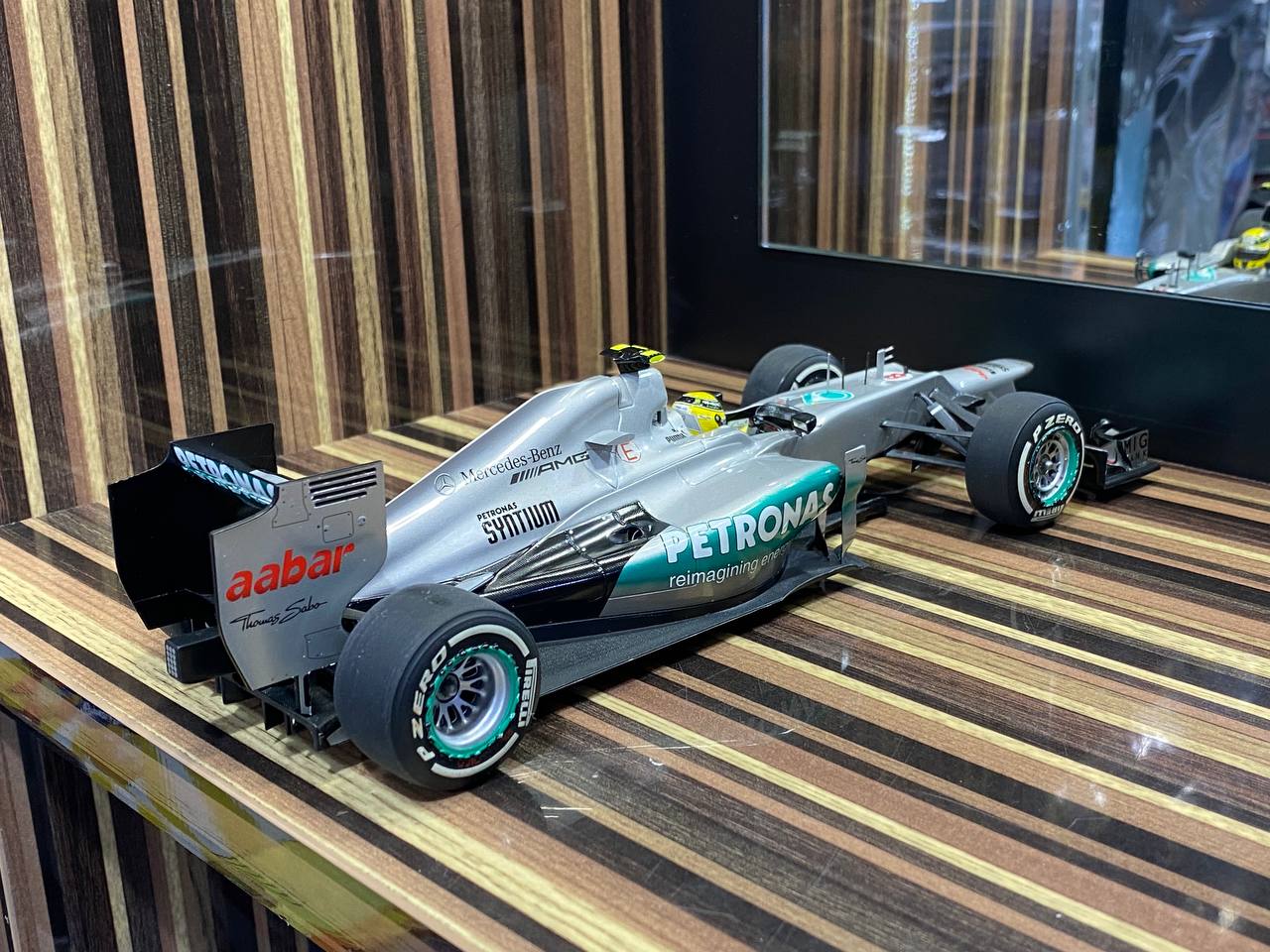 Mercedes Benz AMG Petronas F1 W03 #8 N. Rosberg 2012 by Minichamps [1/18 Diecast Silver]