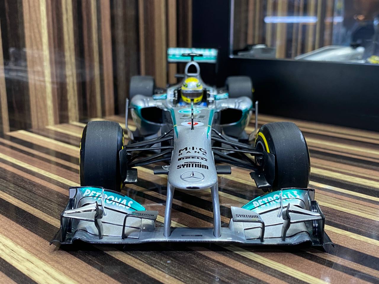 Mercedes Benz AMG  Petronas F1 F1 W04 #6 N. Rosberg 2013 by Minichamps [1/18 Diecast Silver]