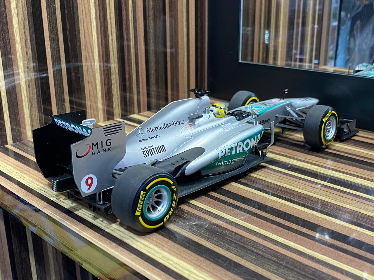 Mercedes Benz AMG  Petronas F1 F1 W04 #6 N. Rosberg 2013 by Minichamps [1/18 Diecast Silver]