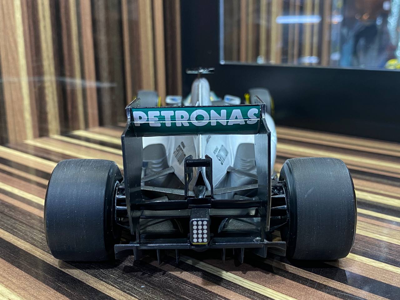 Mercedes Benz AMG  Petronas F1 F1 W04 #6 N. Rosberg 2013 by Minichamps [1/18 Diecast Silver]