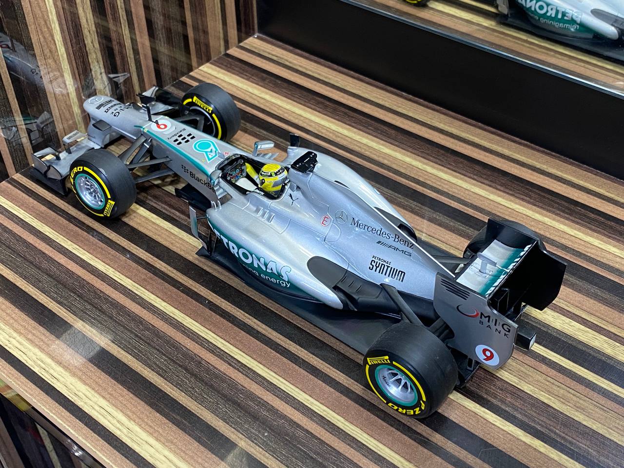Mercedes Benz AMG  Petronas F1 F1 W04 #6 N. Rosberg 2013 by Minichamps [1/18 Diecast Silver]
