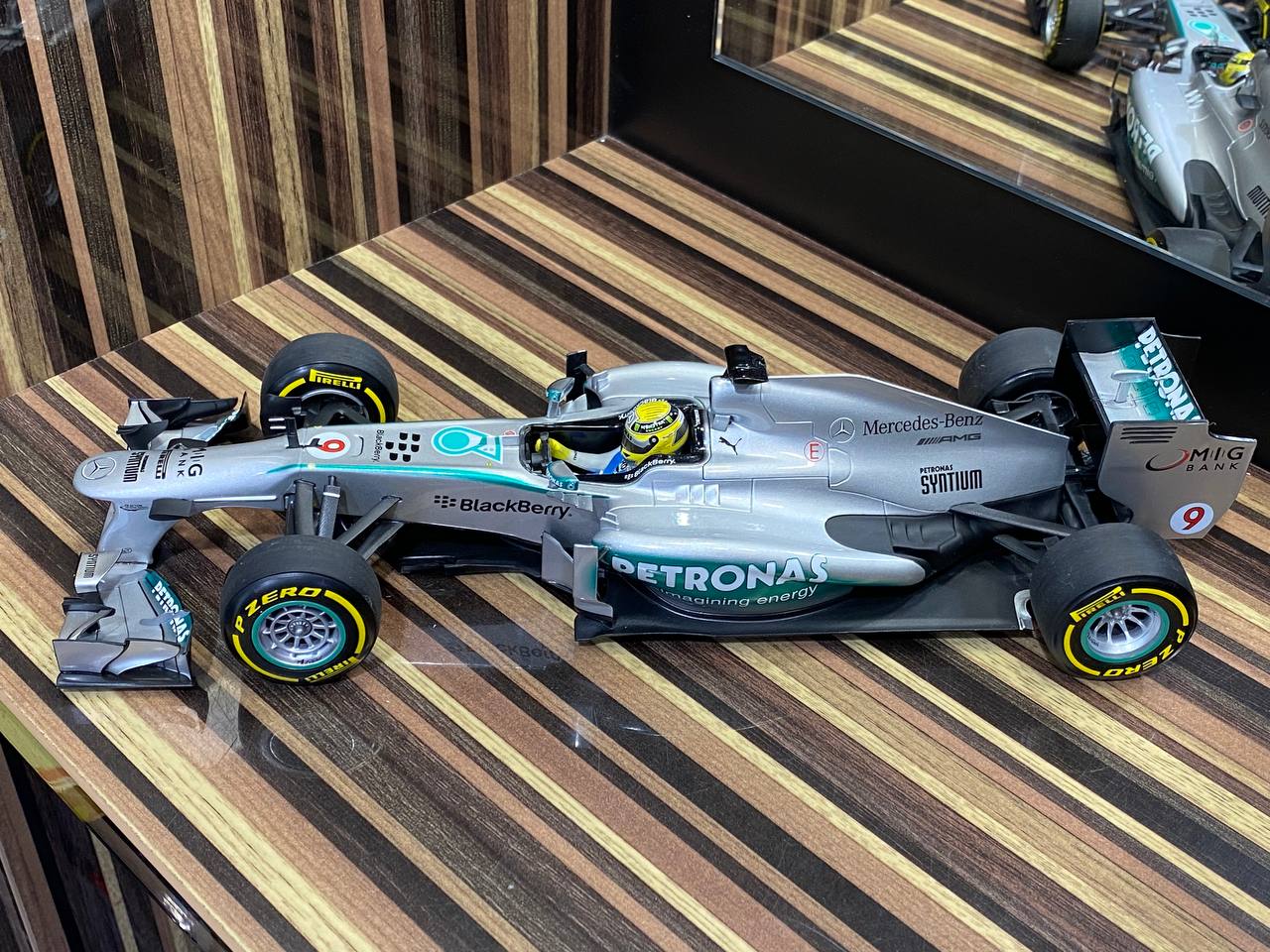 Mercedes Benz AMG  Petronas F1 F1 W04 #6 N. Rosberg 2013 by Minichamps [1/18 Diecast Silver]