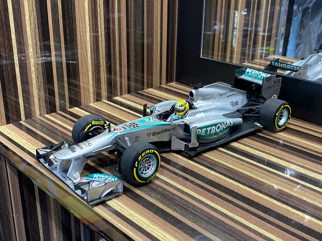 Mercedes Benz AMG  Petronas F1 F1 W04 #6 N. Rosberg 2013 by Minichamps [1/18 Diecast Silver]