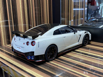 AutoArt Nissan GT-R R35 NISMO Special Edition [ 1/18 White ]