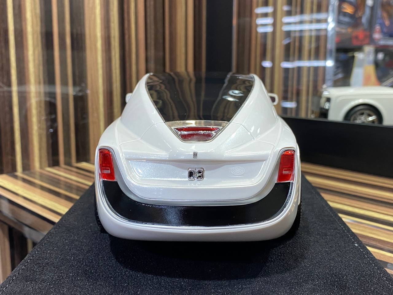 AutoBarn Models Rolls-Royce SWEPTAIL - 1/18 Resin Model, Pearl White|Sold in Dturman.com Dubai UAE.