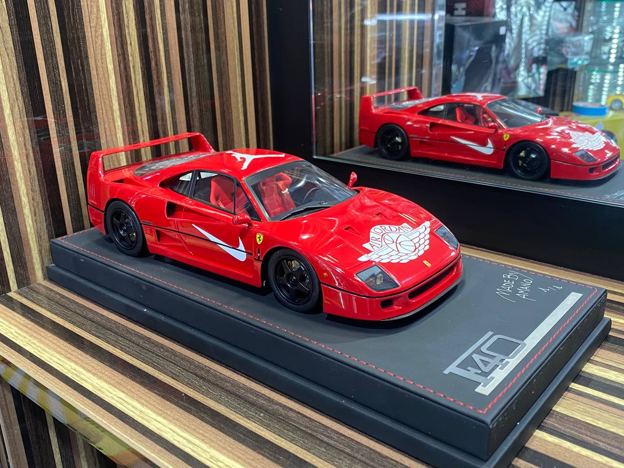 Auto Barn Ferrari F40 Made by Amano - 1/18 Resin Model, Red