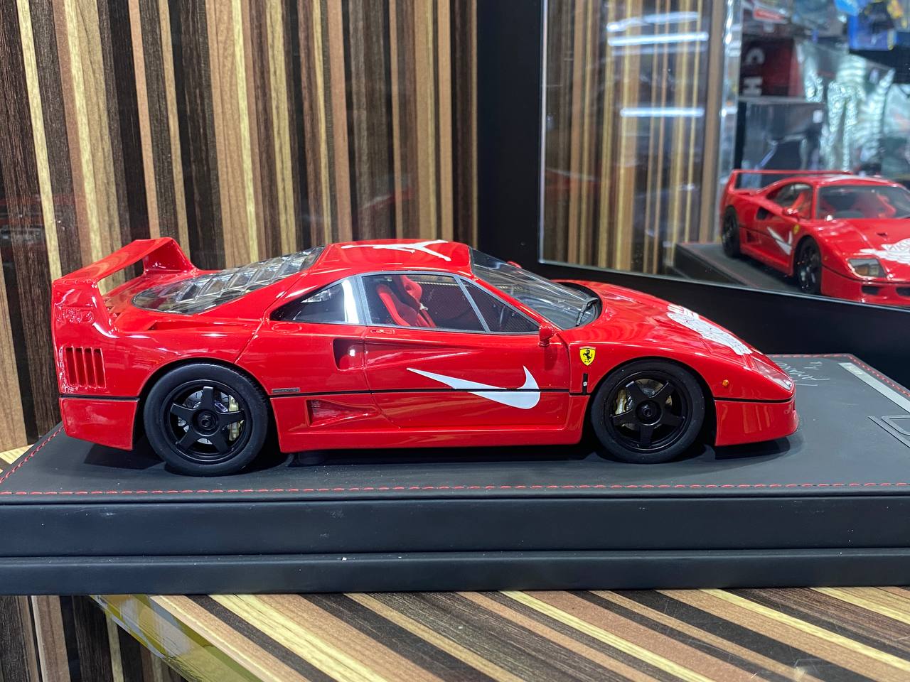 Auto Barn Ferrari F40 Made by Amano - 1/18 Resin Model, Red