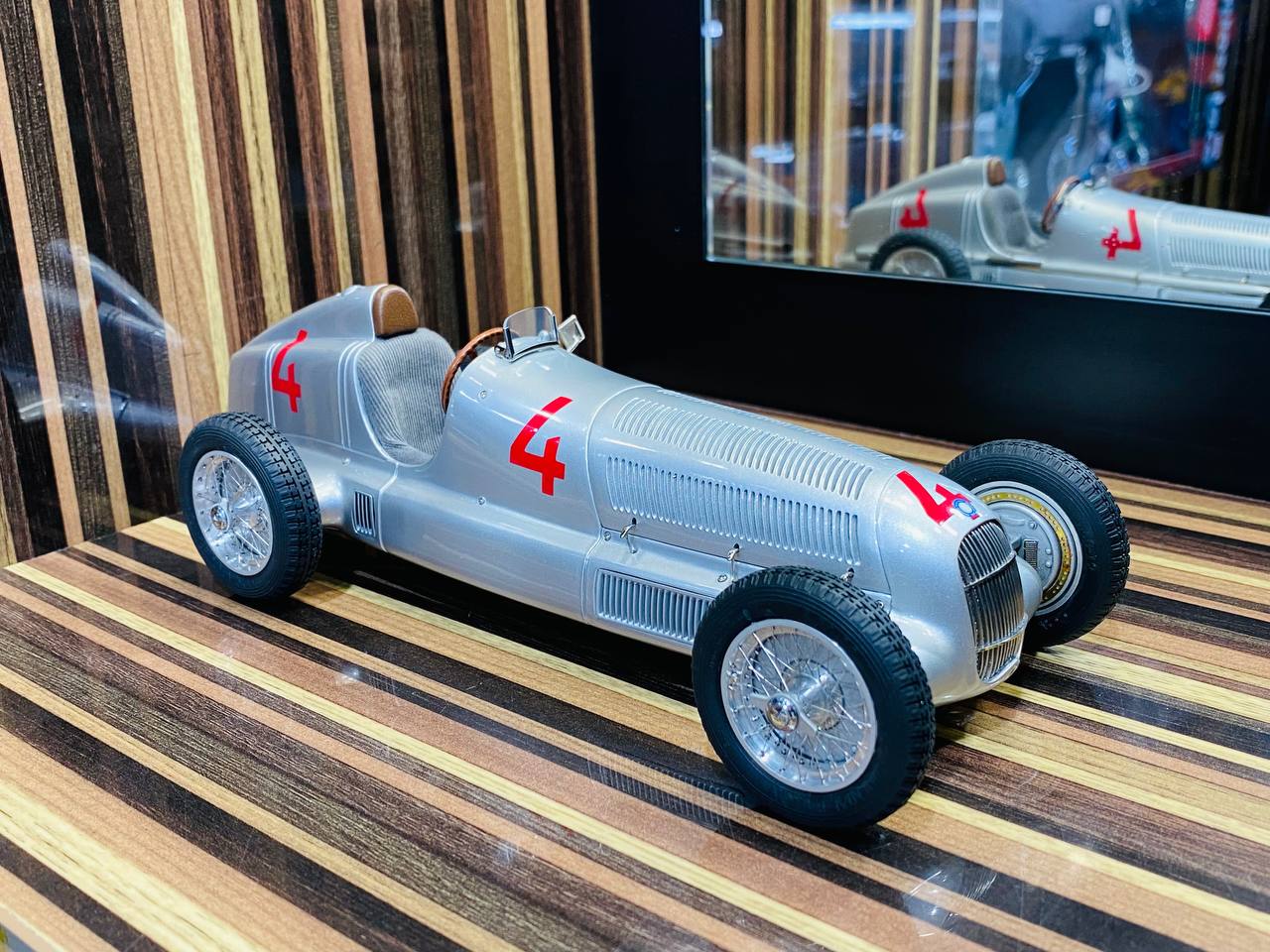 CMC Mercedes-Benz W25, 1935 Luigi Fagioli, Start No. #4 Sieger GP Monaco [1/18 Diecast]